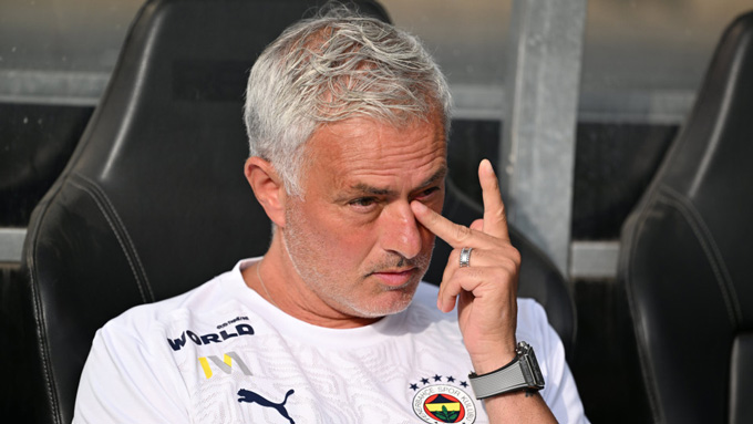 Mourinho đang “thay máu” triệt để tại Fenerbahce