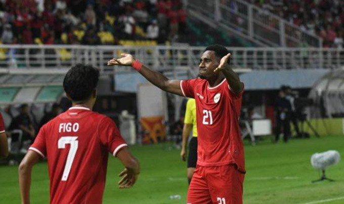 Iqbal lập cú đúp cho U19 Indonesia